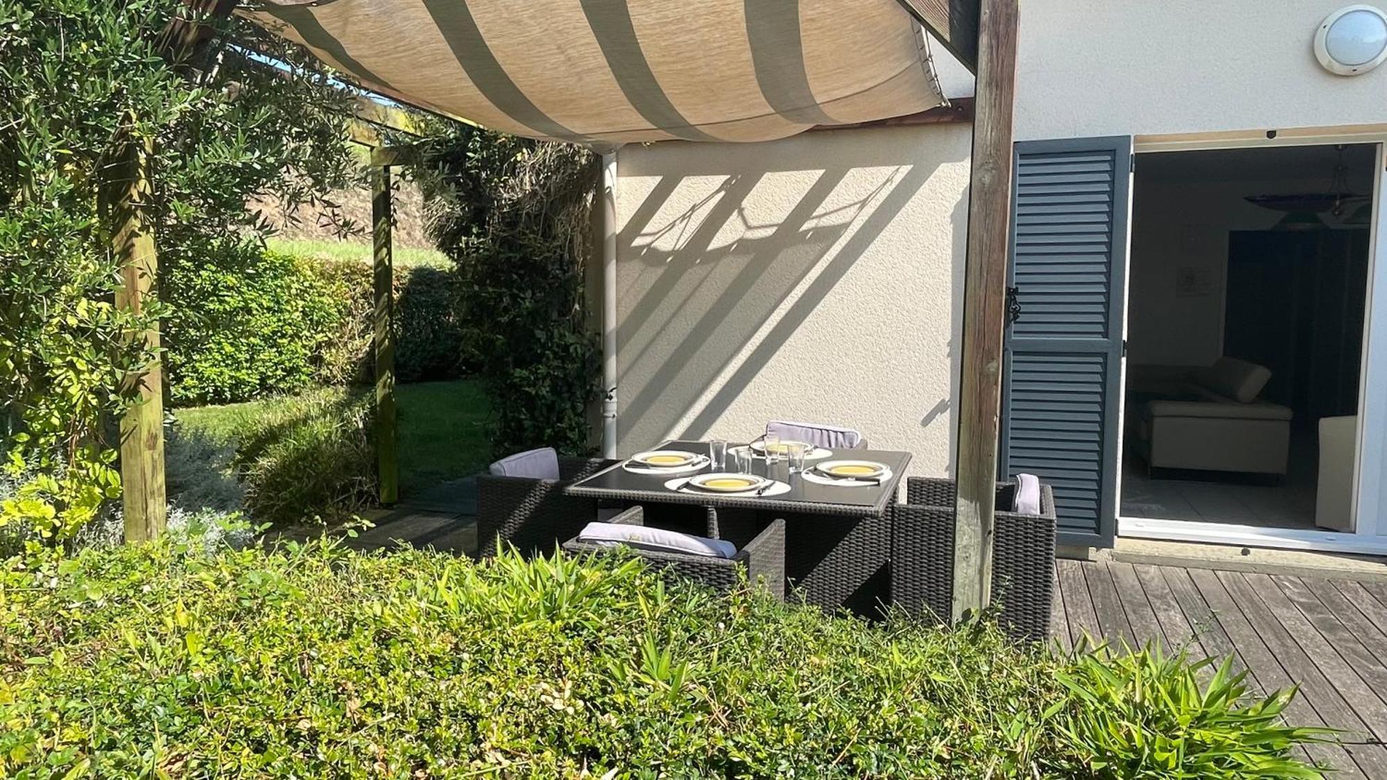 Maison Calme Et Cosy A Port-En-Bessin Pres Du Golf Et De La Mer Екстериор снимка