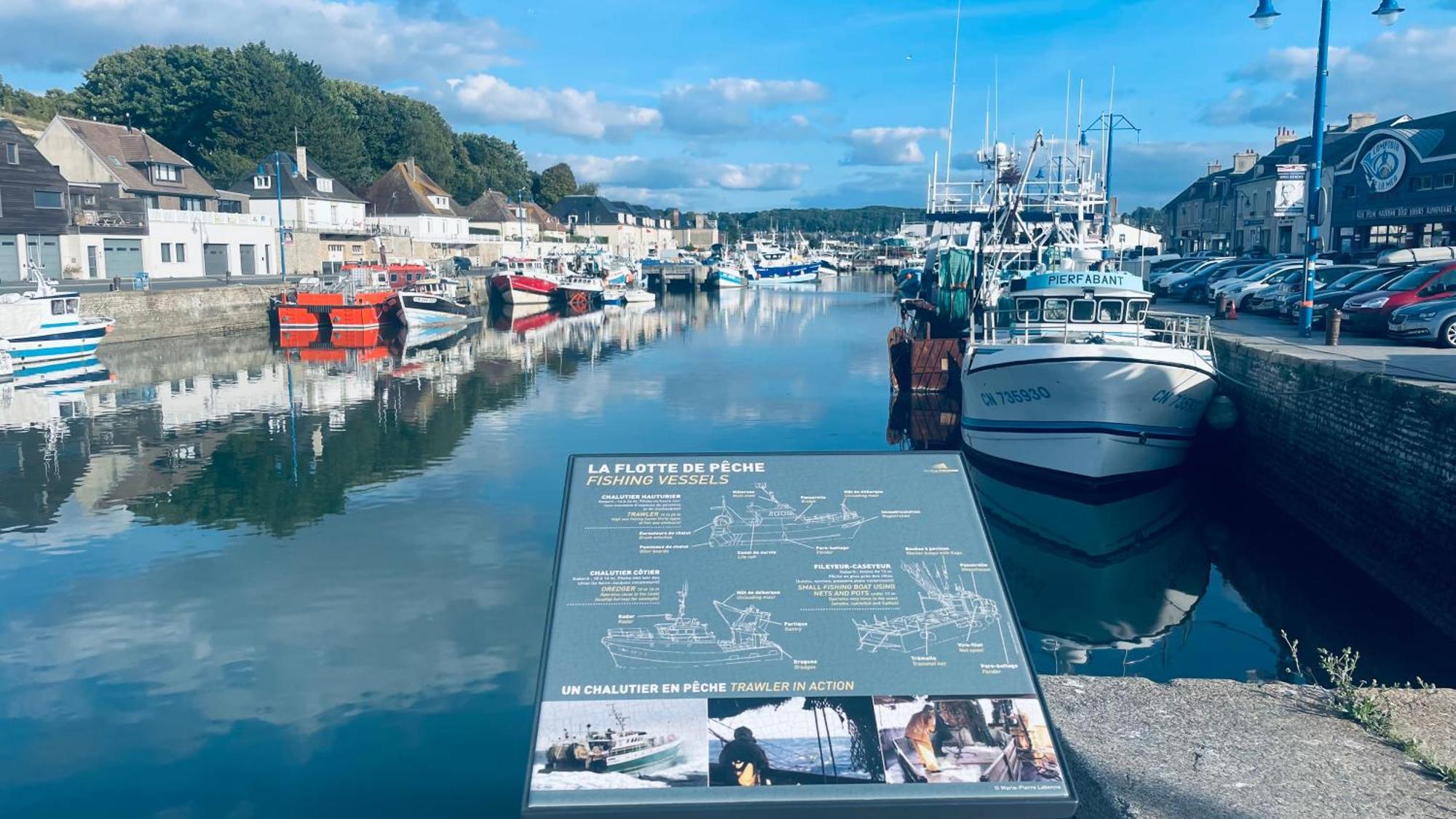 Maison Calme Et Cosy A Port-En-Bessin Pres Du Golf Et De La Mer Екстериор снимка